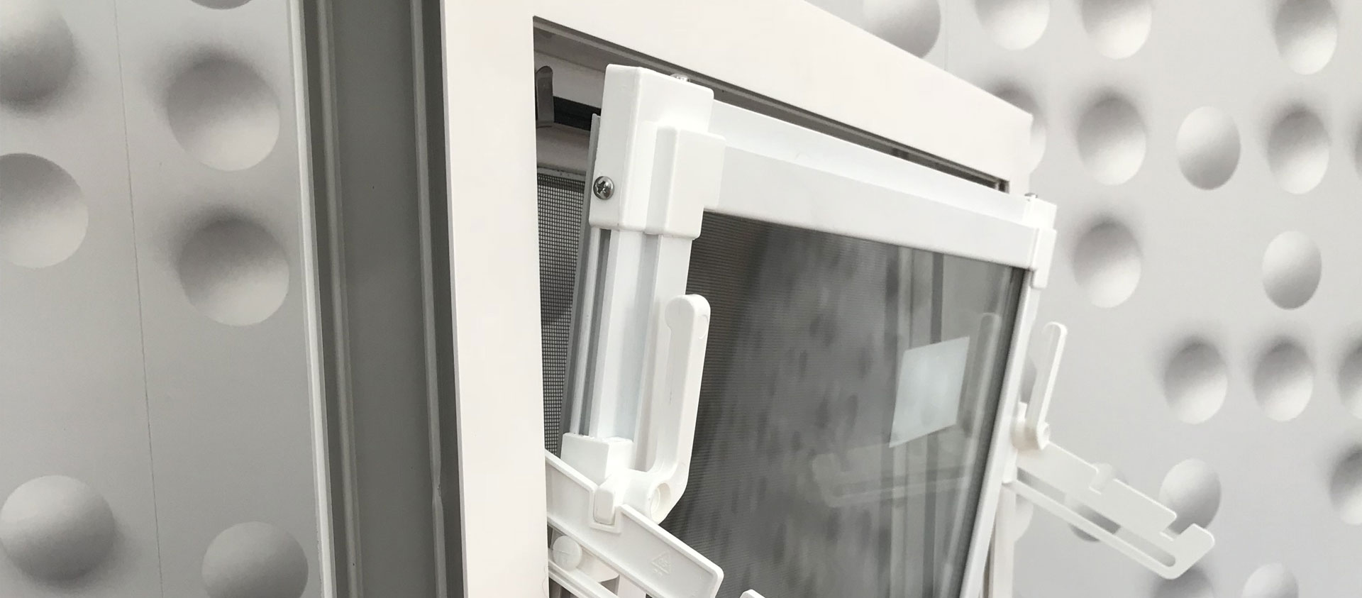 Вікна для тварин ПВХ, корівник, москітні сітки, виробник Польща